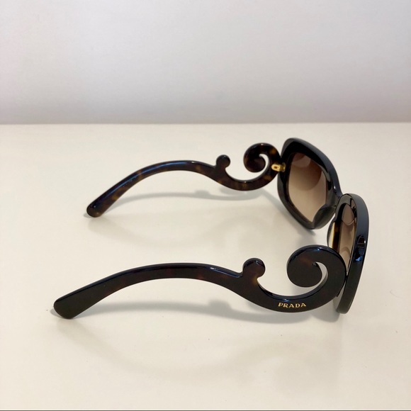 ❌SOLD❌Prada Square Baroque Sunglasses🕶 - Picture 5 of 8